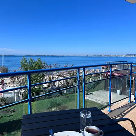 Apartment Spacious 1-Bedroom Sea View Apartment 2 Balconies