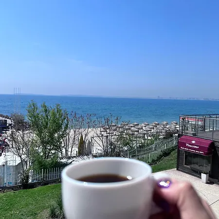 Spacious 1-Bedroom Sea View Apartment 2 Balconies Apartment *