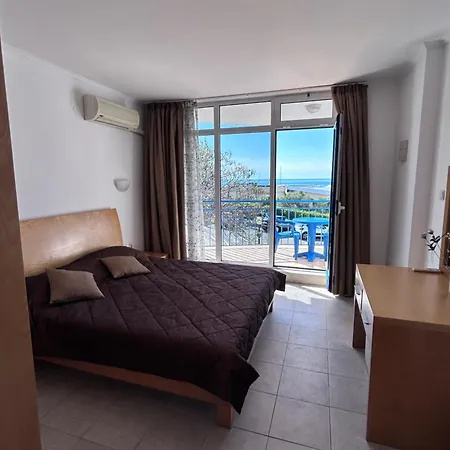 Spacious 1-Bedroom Sea View Apartment 2 Balconies Apartment Sweti Wlas