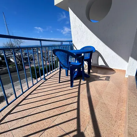 Apartment Spacious 1-Bedroom Sea View Apartment 2 Balconies